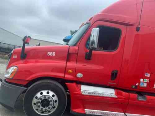 Cascadia 2010 Freightliner Truck Cascadia Freightliner: Vans, SUVs, and ...