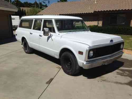 Chevrolet Suburban Three Door 1969