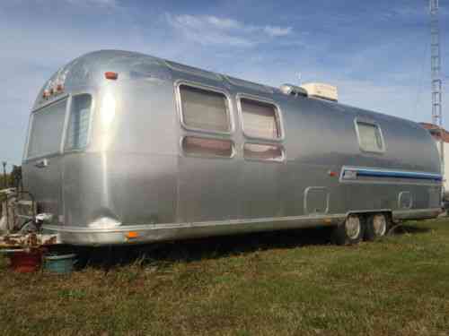 1972 airstream land yacht specs