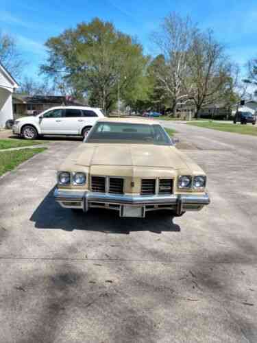 oldsmobile delta 88 sedan brown rwd automatic 1975 about used classic cars carscoms com