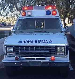 Ford E350 (1979) Ford Ambulance E350 Econoline: Vans, SUVs, and Trucks Cars