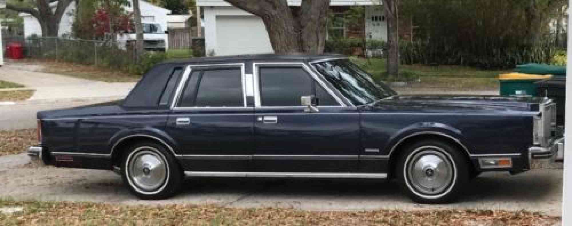 Lincoln town car 1983