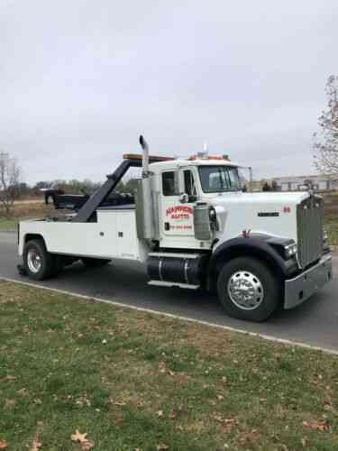 Kenworth W900 - 20 Ton Challenger Body - Wrecker Tow: Vans, SUVs, and ...