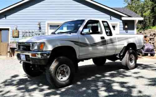 Quality Classic 1989 Toyota Pickup Sr5 22re 4x4 2. 4l: Used Classic Cars