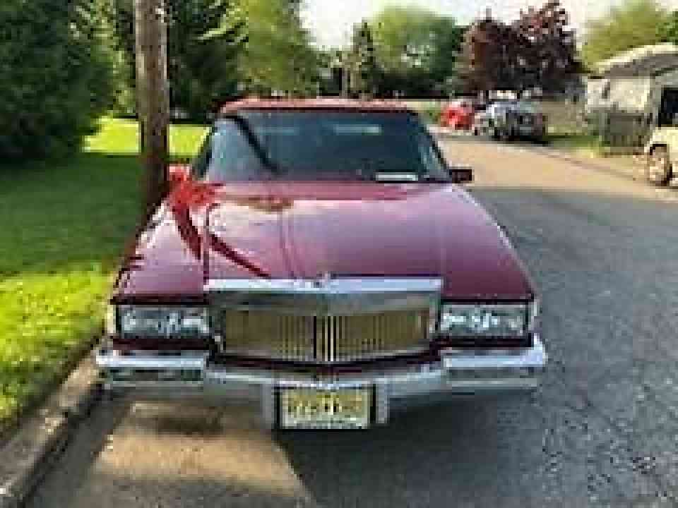 Red Cadillac Fleetwood Gold Edition Sun Roof Red