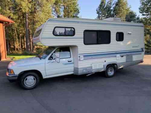 Toyota Dolphin (1993) Up For Auction Is My Beautiful 2: Vans, SUVs, and ...