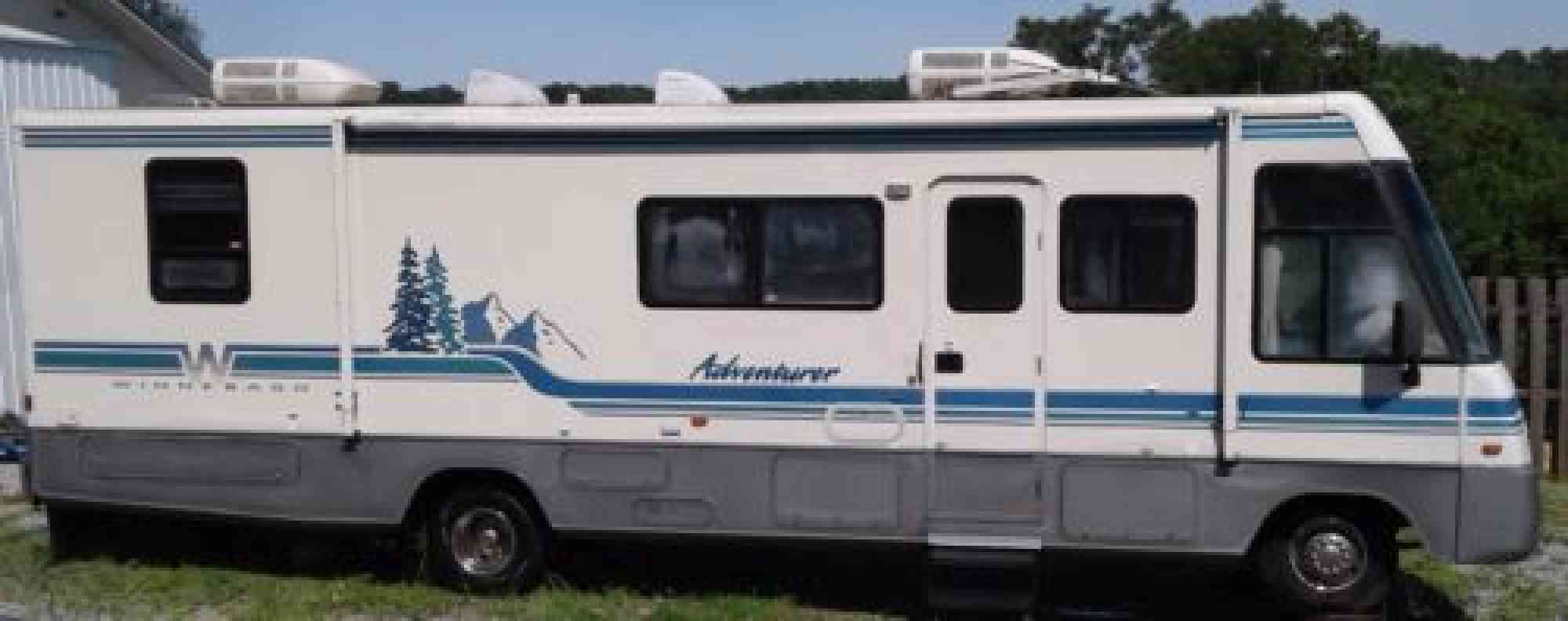 Winnebago Adventurer (1995) 54 000 Original Miles With Vans, SUVs, and