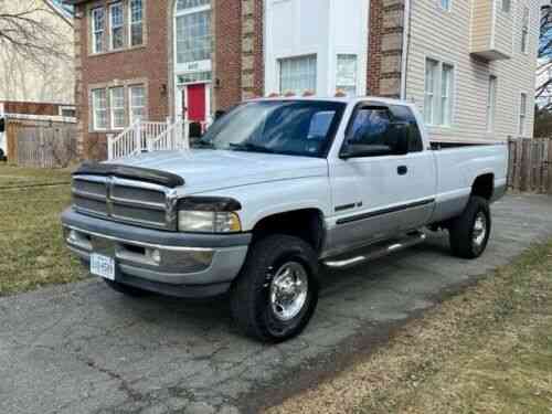 Dodge Ram 2500 V10 8. 0l 4x4 Laramie - 159, 943 Miles -: Used Classic Cars