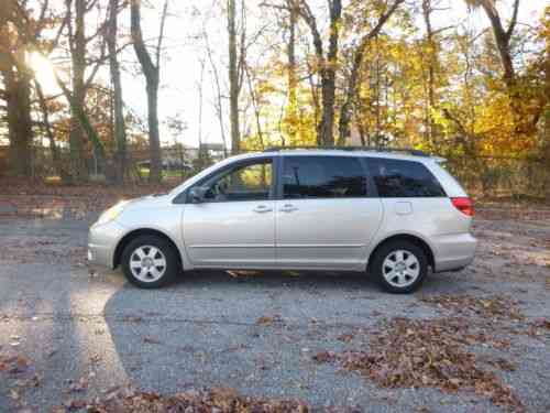 Toyota Sienna Le (2004) 005 - Youtube Video Will Open: Used Classic Cars