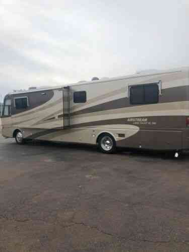 Airstream Land Yacht Xl 396 Diesel Motorhome (2005): Vans, SUVs, and