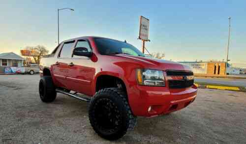 lifted 2007 chevy avalanche