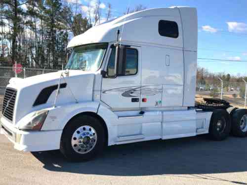 Volvo Vnl670 (2007) This Truck Has Been Extremely Well: Vans, Suvs, And 