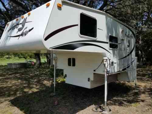 Arctic Fox 811 Truck Camper With Slide Out (2008): Vans, SUVs, and