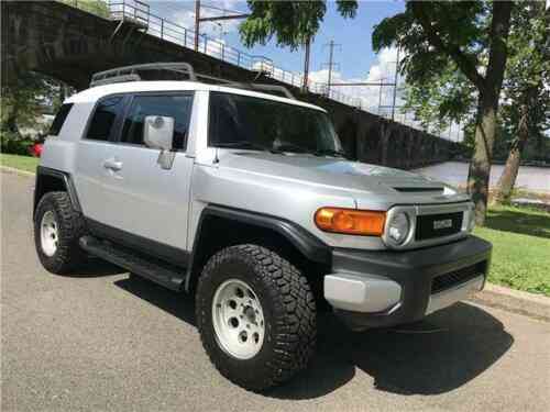 Toyota Fj Cruiser 4x4 Off Road Just Serviced No Accidents Used