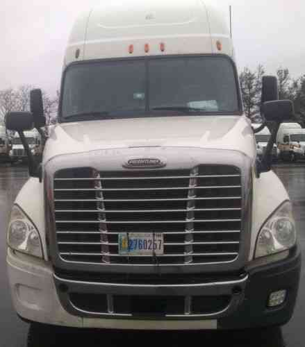 Freightliner Cascadia Dd15 14. 8 L 455hp (2012): Vans, SUVs, and Trucks ...