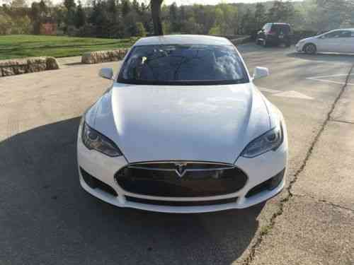 Tesla Model S 2013