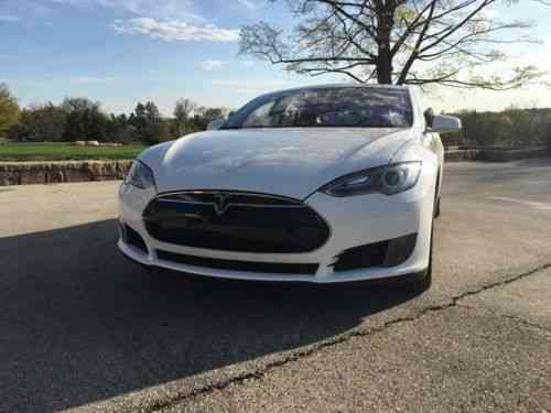 Tesla Model S 2013