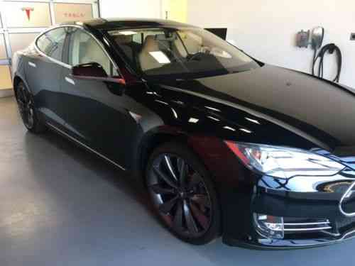 Tesla Model S Carbon Fiber 2013