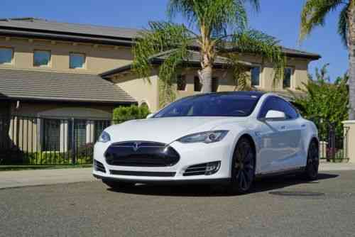 Tesla Model S P85 2013