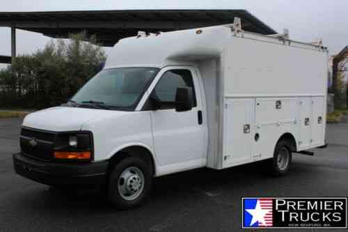 Chevrolet Express 3500 Supreme 12' Enclosed Service: Vans, SUVs, and ...