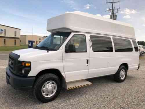 Ford E350 Extended Hightop Paratransit 
