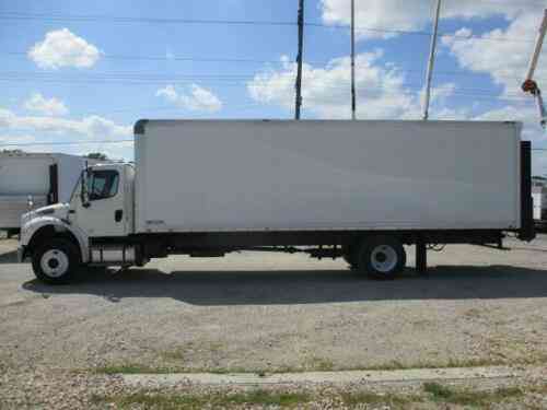 Freightliner M2 28' Box Truck - Liftgate - Non Cdl: Vans, SUVs, and ...