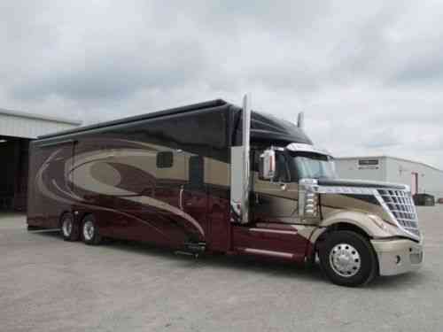 Showhauler 35kqssl (2018) Performance Motorcoaches: Vans, SUVs, and ...