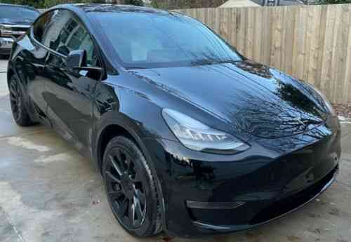 Tesla Model Y | Full Self Driving Only 2155 Miles! Has: Used Classic Cars