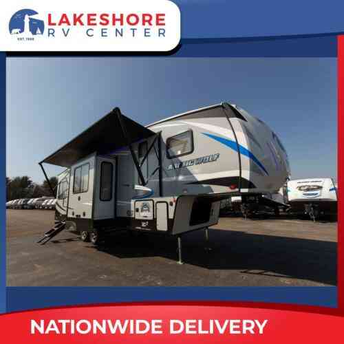 Forest River Arctic Wolf 305ml6 Fifth Wheel Triple: Vans, SUVs, and