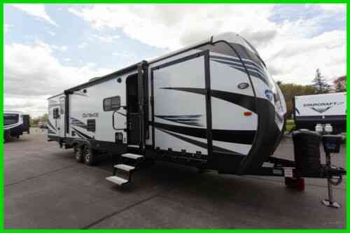 Keystone Outback 324cg Toy Hauler Travel Trailer Bunks: Vans, SUVs, and ...