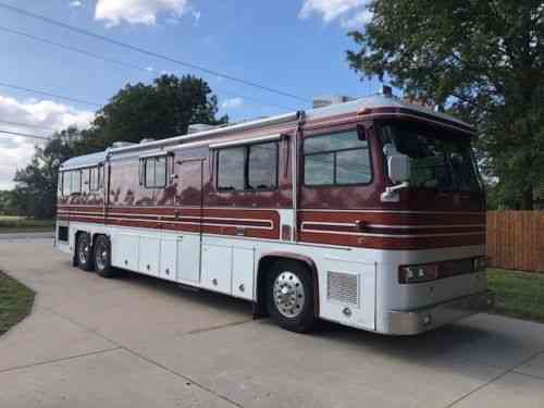 Newell 1988 For Sale Is A Newell Coach This Bus Is 40 Feet Vans Suvs And Trucks Cars